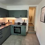 Apartment Business & Family - Zentral, 24h Check-in, Xxl Tv Siegburg