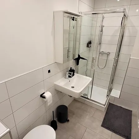 Business & Family - Zentral, 24h Check-in, Xxl Tv Apartman Siegburg